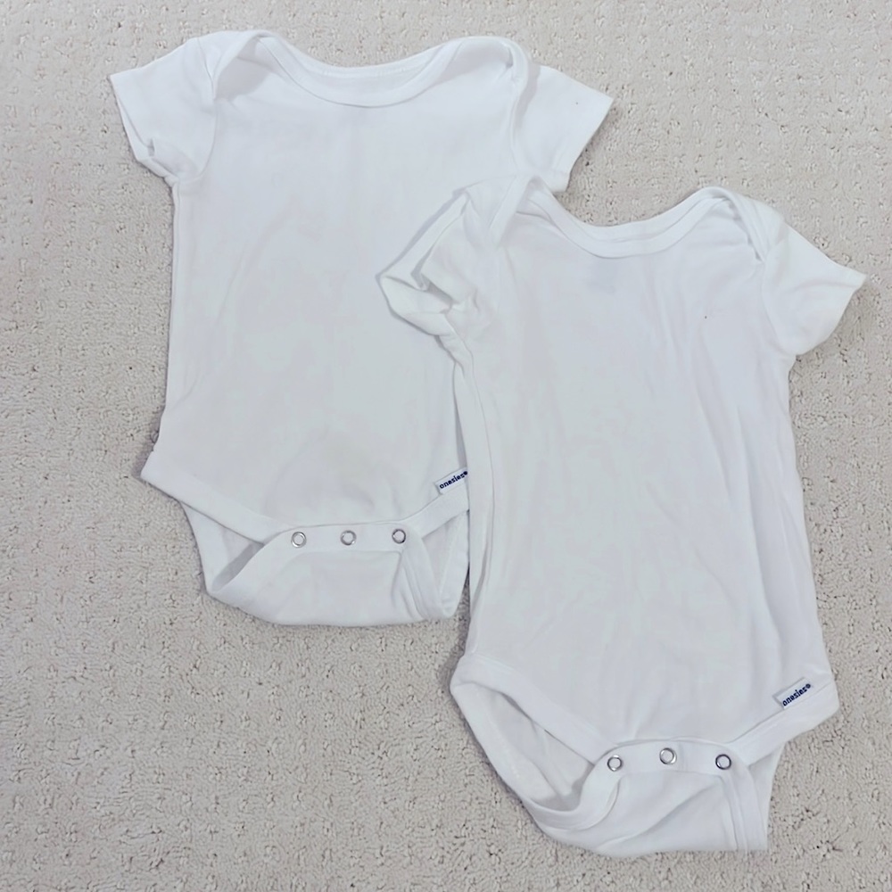 Set of 2 Organic Cotton Short Sleeve Onesies - 6-9 Months